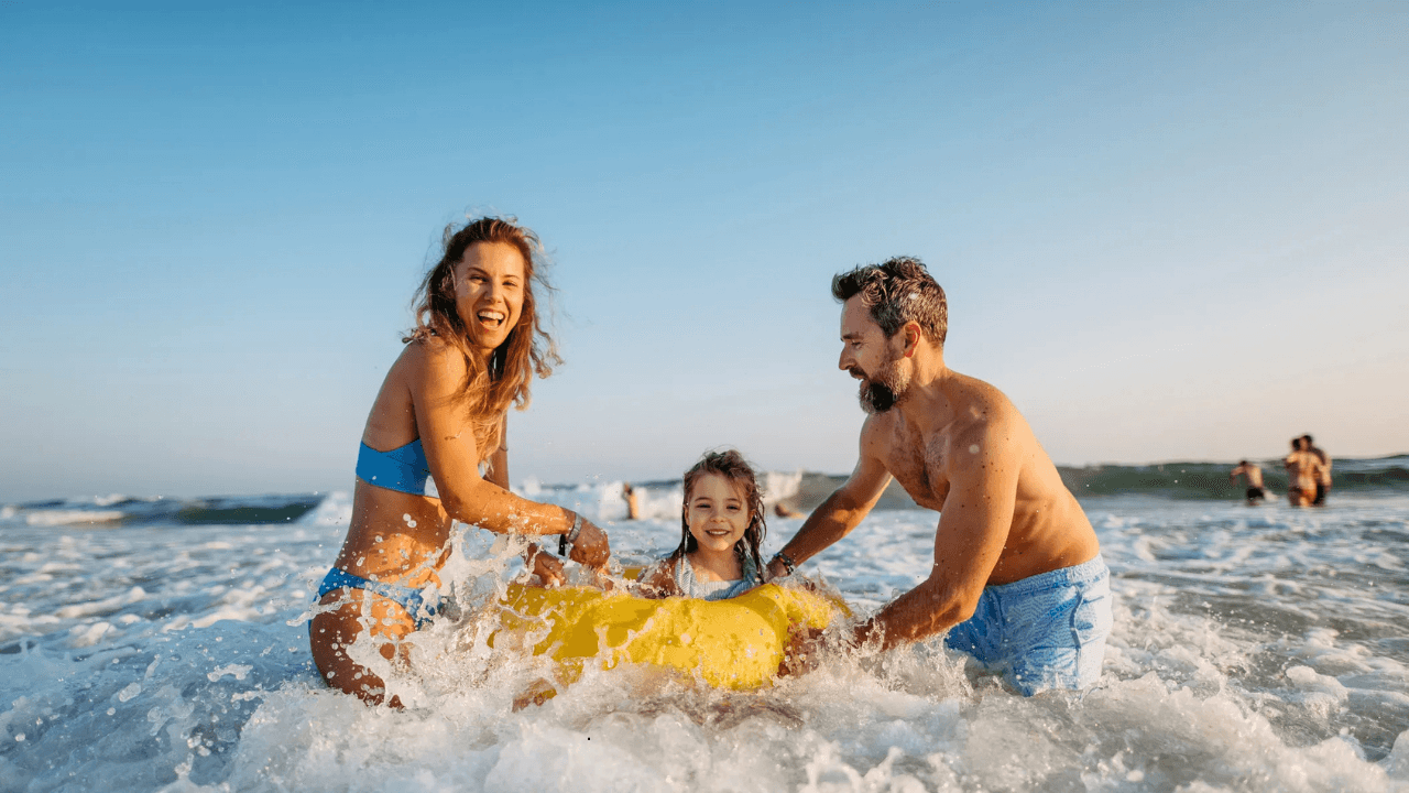 Vacanza di Luglio in Famiglia: la tua Camera Superior Vista Mare!